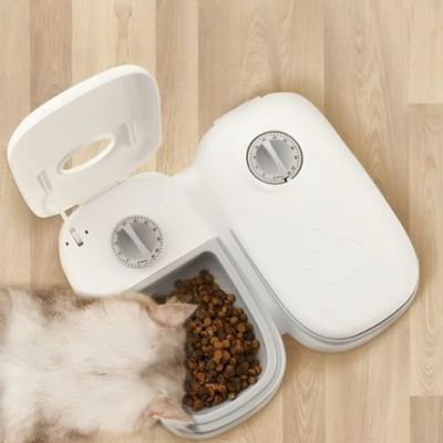 distributeur automatique de croquettes chat compact