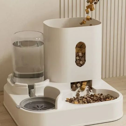 distributeur automatique de croquettes chat remplissage réservoir