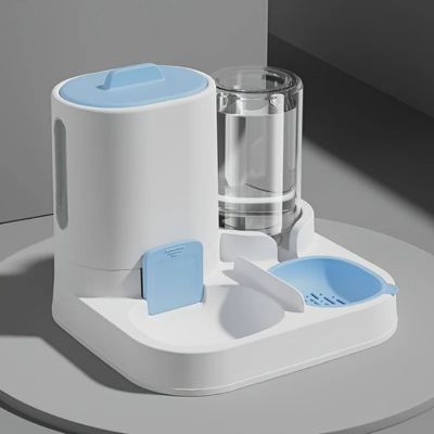 distributeur de croquettes pour chat bleu