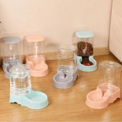 distributeur-de-croquettes-pour-chat-couleurs