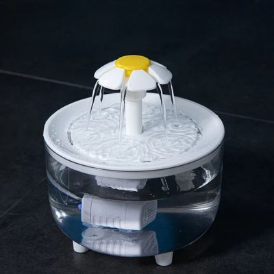 fontaine-a-eau-chat-blanche