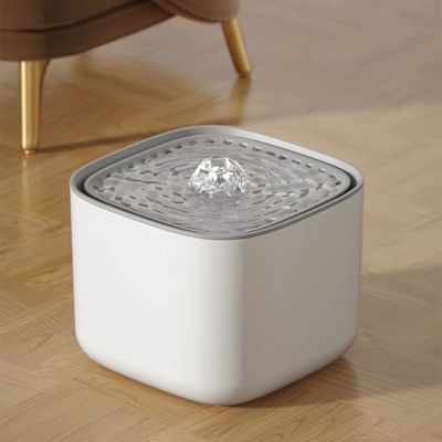 fontaine-a-eau-chat-cubique-blanche-intense
