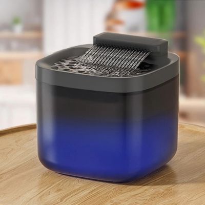 fontaine-a-eau-pour-chat-noire-lumineuse