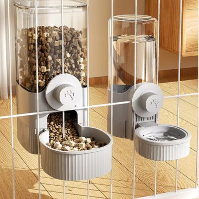 gamelle-automatique-chat-accrochee